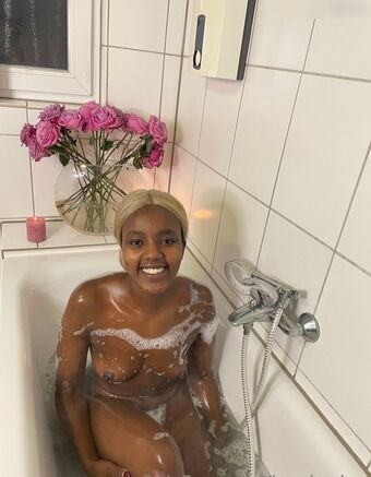 Leoniweber Foto Nua Vazada OnlyFans 13