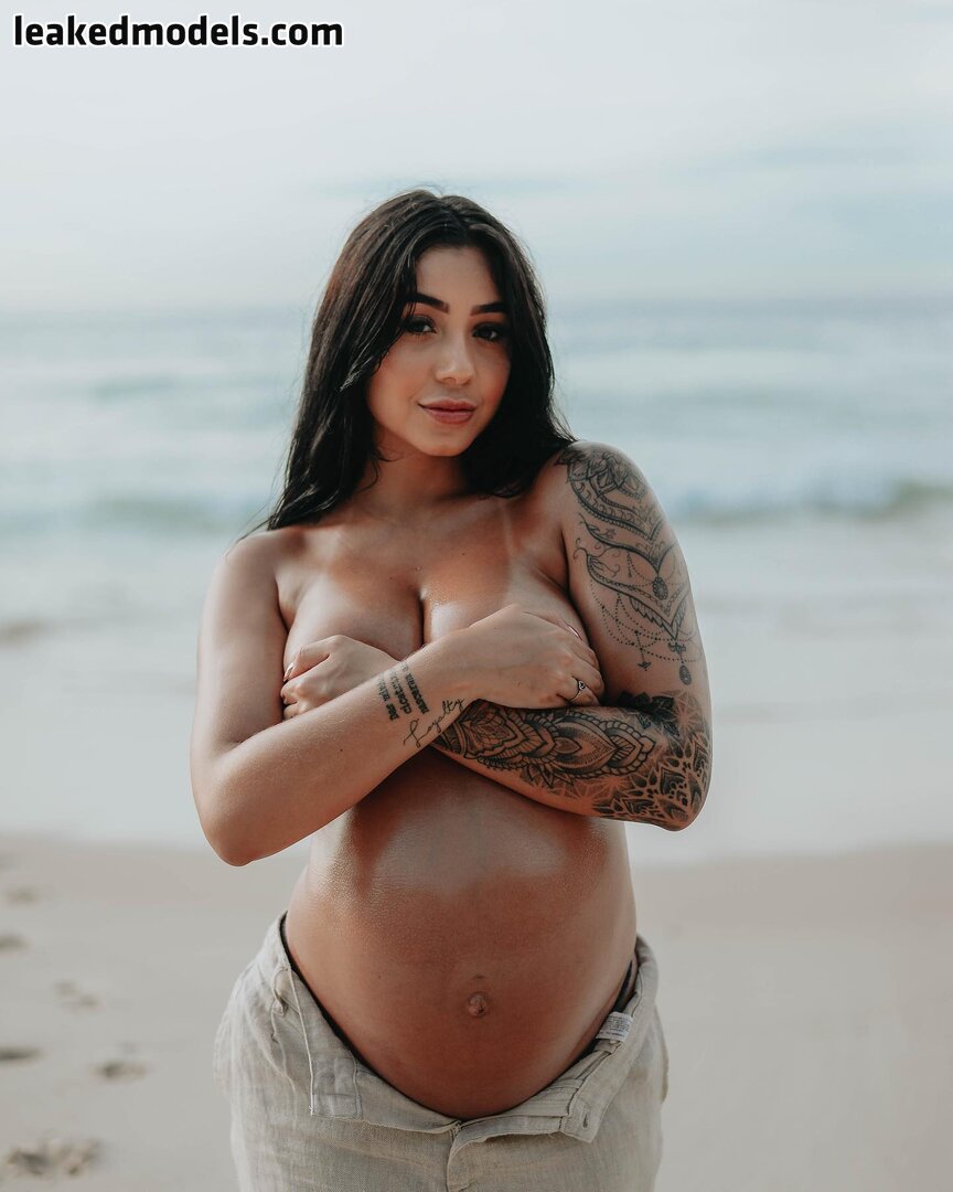 Leticia Castro teasing herself