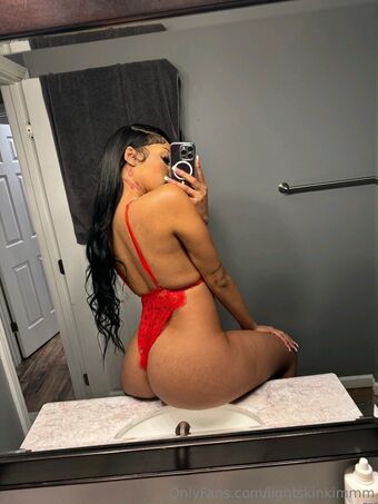 lightskinkim