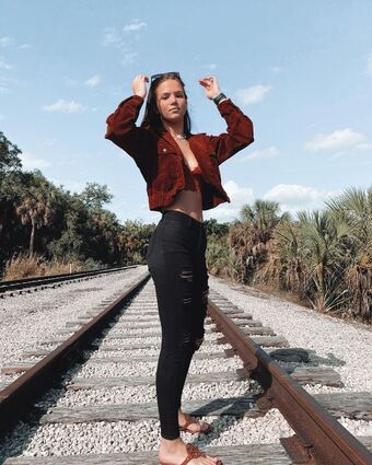 lillyackerman Foto Nua Vazada OnlyFans 5