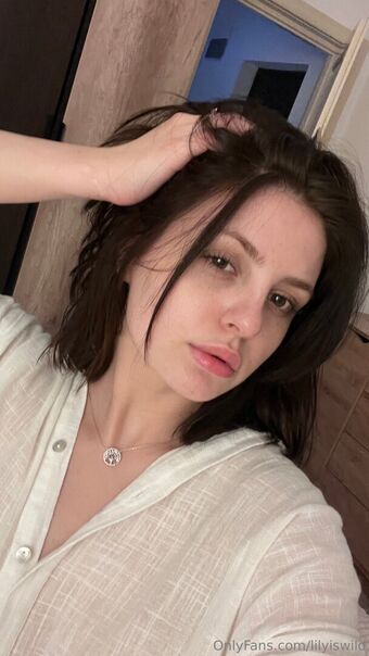 lilyiswild Foto Nua Vazada OnlyFans 11