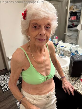 lindahope1939 Foto Nua Vazada OnlyFans 77
