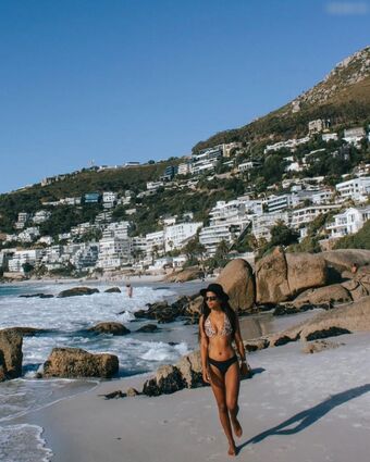 lorenasoleil / earthtravelstories