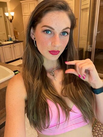 Lucy Aura