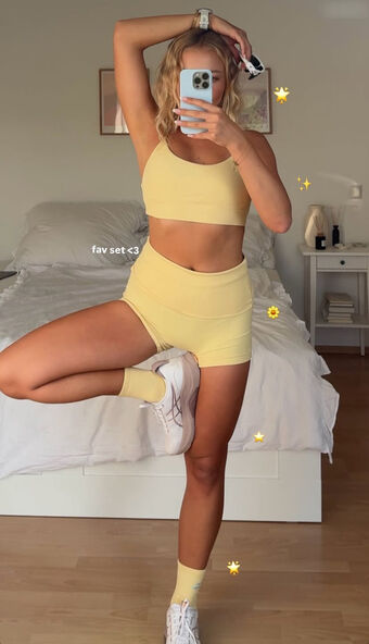 madlinee Foto Nua Vazada OnlyFans 12