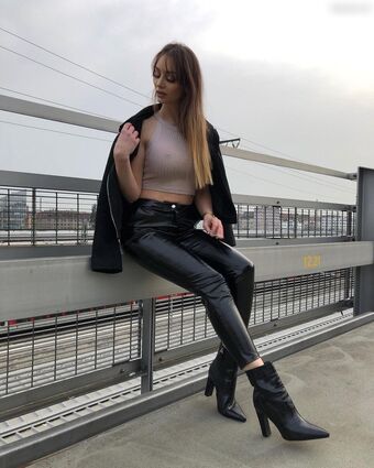 Martina Lackner ehem. Barbierella