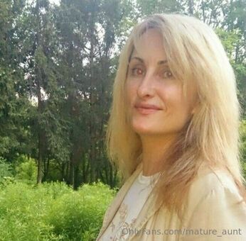 mature_aunt