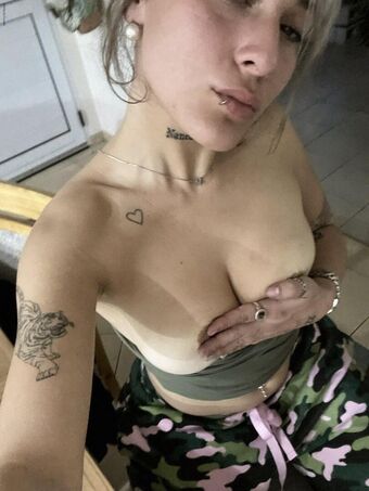 mileynotcirus Foto Nua Vazada OnlyFans 8