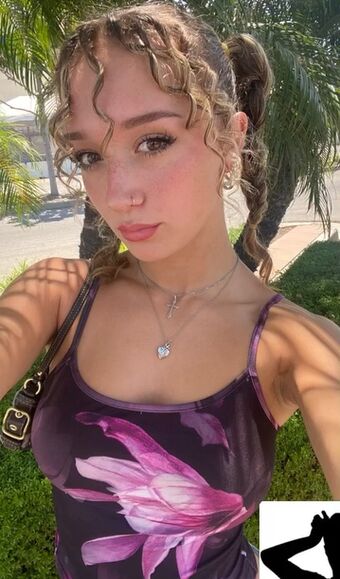 Millie Smith Foto Nua Vazada OnlyFans 18