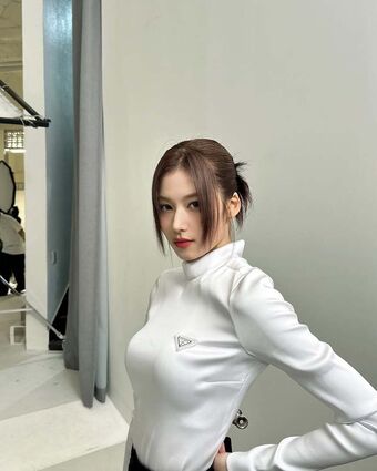 Minatozaki Sana (TWICE)