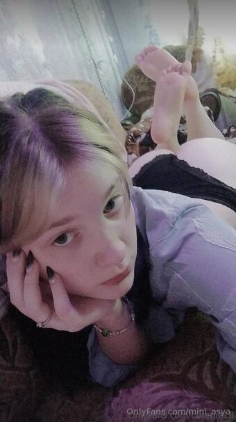 mini_asya Foto Nua Vazada OnlyFans 24