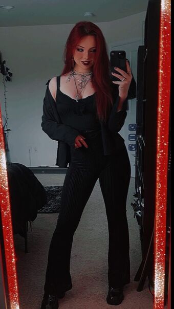 Miserrablee Foto Nua Vazada OnlyFans 5