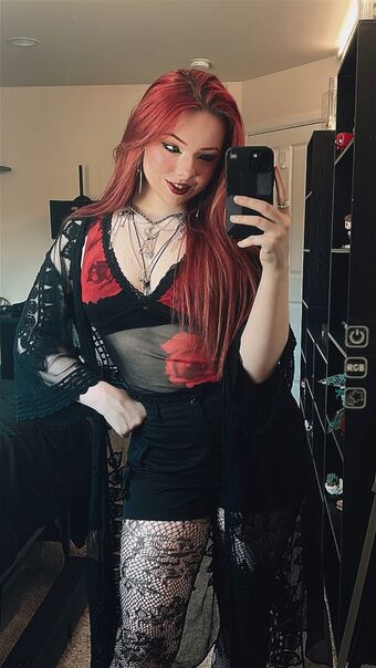 Miserrablee Foto Nua Vazada OnlyFans 11