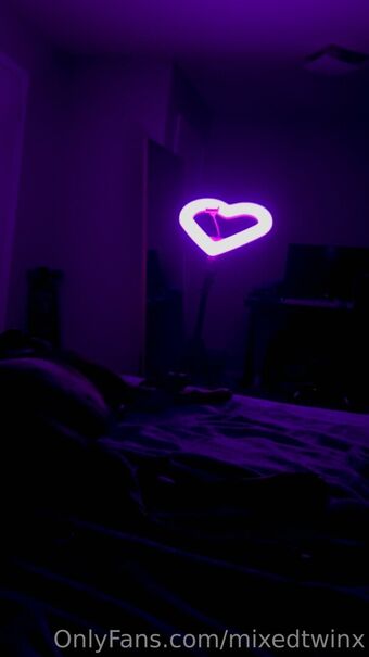 mixedtwinx Foto Nua Vazada OnlyFans 2