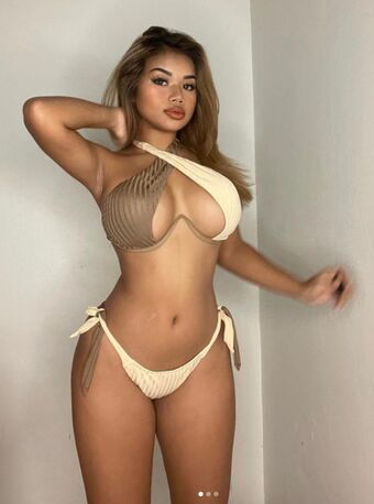 Mo Mo Foto Nua Vazada OnlyFans 11