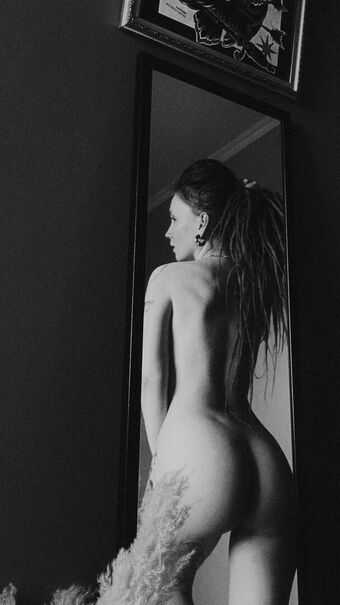 Naydanova