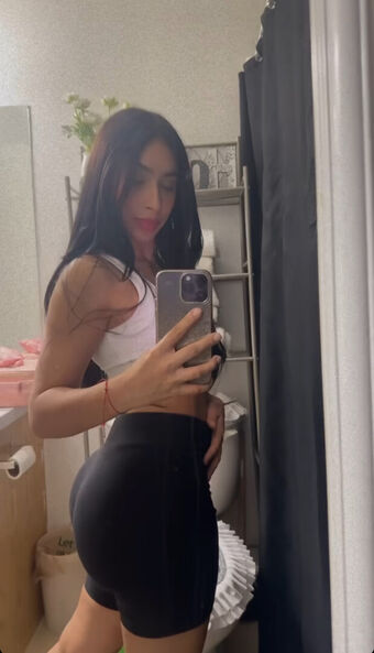 Neila Corona Foto Nua Vazada OnlyFans 10