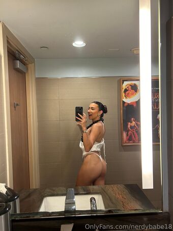 nerdybabe18 Foto Nua Vazada OnlyFans 3