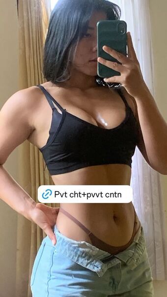 Ni Made Rusmi Foto Nua Vazada OnlyFans 1