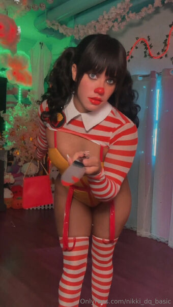 nikki_dq_basic Foto Nua Vazada OnlyFans 2