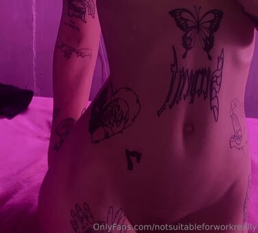 notsuitableforworkreally Foto Nua Vazada OnlyFans 7