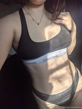 piercedcherry Foto Nua Vazada OnlyFans 34