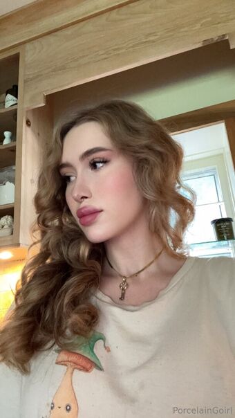 porcelaingoirl