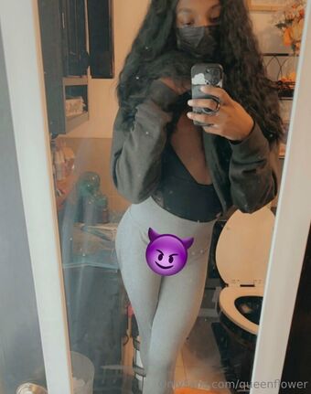 queenflower Foto Nua Vazada OnlyFans 4