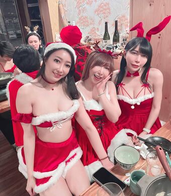 Rainy 以希 鐘小八 Foto Nua Vazada OnlyFans 3