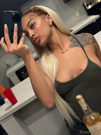 rielarenee Foto Nua Vazada OnlyFans 19