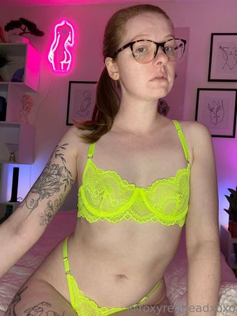 roxyredheadxoxo
