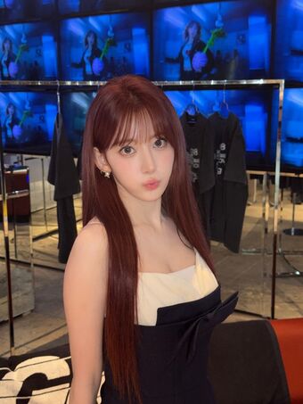 Sakura Miyawaki 宮脇 咲良