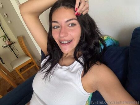 Sasha Tongue Princess