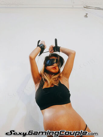 sexygamingcouple