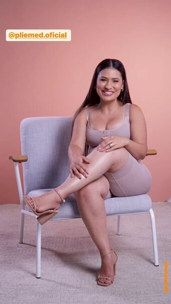 Simone Mendes Foto Nua Vazada OnlyFans 6