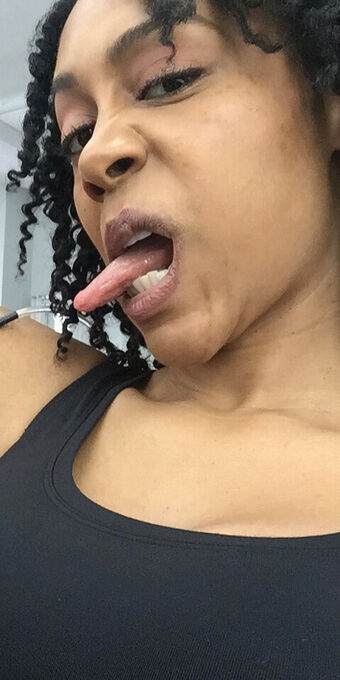 Simone Missick Foto Nua Vazada OnlyFans 8