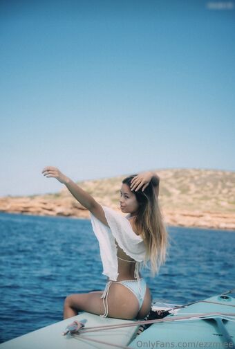 SIngerin TikoTokerin Emelia ( aka Ezzmiee Ezmie Emmimei)