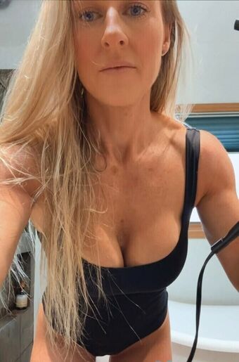 Skinny Homemade Milf