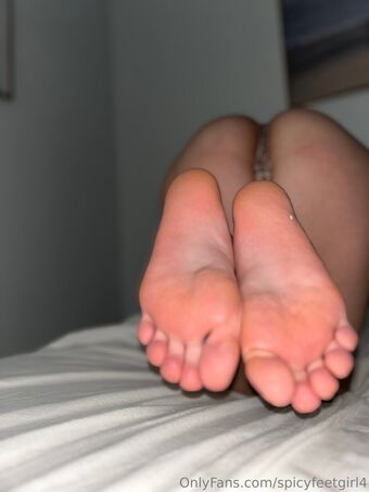 spicyfeetgirl4