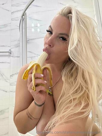 stefanianextdoorgirl