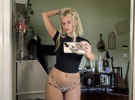 Swordgirlfriend Foto Nua Vazada OnlyFans 64