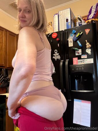 theapronmodel Foto Nua Vazada OnlyFans 1