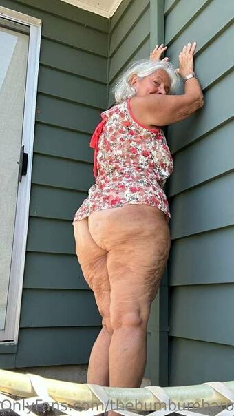 thebumbumbaroness Foto Nua Vazada OnlyFans 29