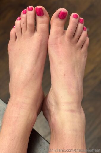 thequeeoffeet