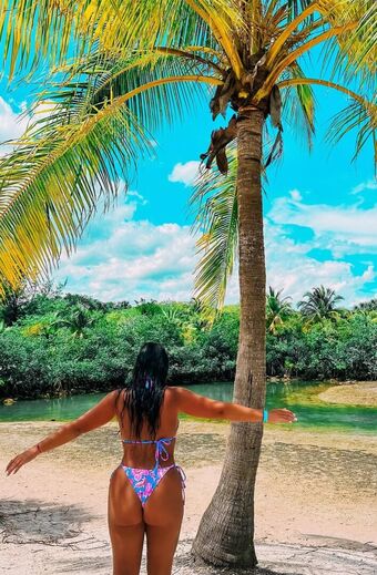 throwsumchlo Foto Nua Vazada OnlyFans 3