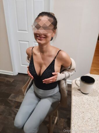 Tiny And Tan Foto Nua Vazada OnlyFans 37