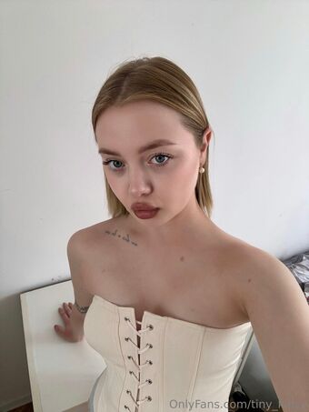 tiny_kinyy Foto Nua Vazada OnlyFans 3