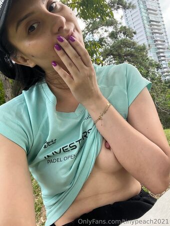 tinypeach2021 Foto Nua Vazada OnlyFans 15