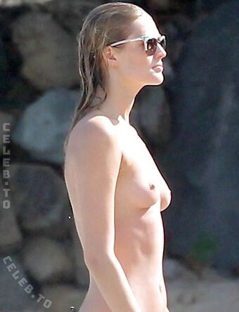 Toni Garrn Foto Nua Vazada OnlyFans 231