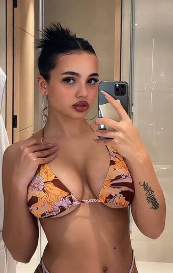 Valya Karnaval